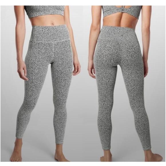 Athleta Salutation Stash II Textured 7/8 Tight in Leopard Print - Size M - Picture 1 of 8